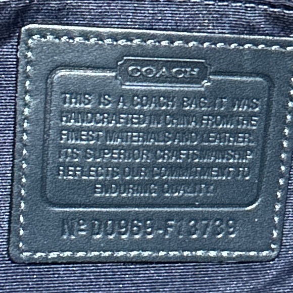 Coach Signature Soho Pleated Hobo Handbag Purse Bag & matching wallet - Picture 4 of 7